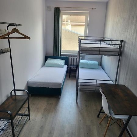 Rooms4Rest Wiertnicza - Private Rooms For Tourists - Atr Consulting Sp, Z O,O, วอร์ซอ ภายนอก รูปภาพ