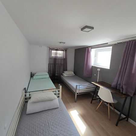 Rooms4Rest Wiertnicza - Private Rooms For Tourists - Atr Consulting Sp, Z O,O, วอร์ซอ ภายนอก รูปภาพ