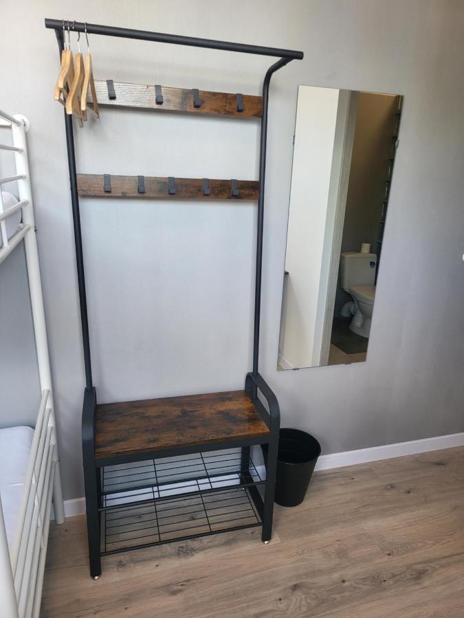 Rooms4Rest Wiertnicza - Private Rooms For Tourists - Atr Consulting Sp, Z O,O, วอร์ซอ ภายนอก รูปภาพ
