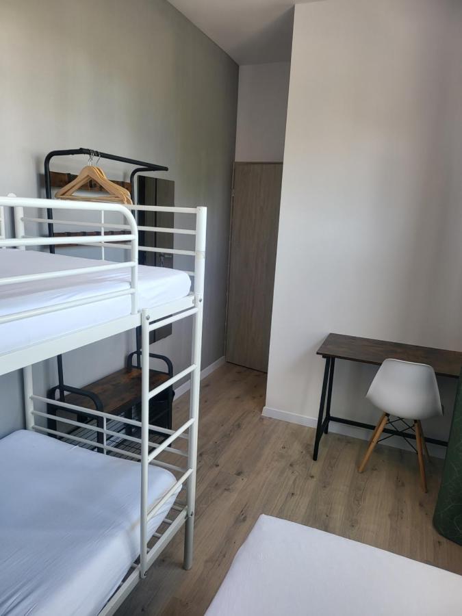 Rooms4Rest Wiertnicza - Private Rooms For Tourists - Atr Consulting Sp, Z O,O, วอร์ซอ ภายนอก รูปภาพ