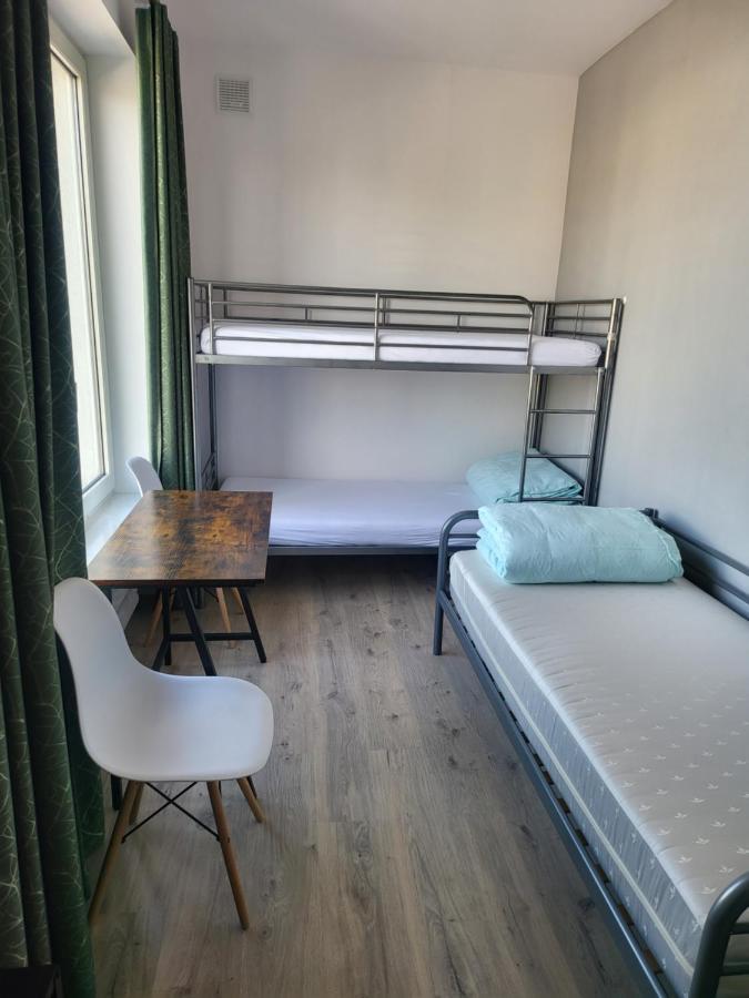 Rooms4Rest Wiertnicza - Private Rooms For Tourists - Atr Consulting Sp, Z O,O, วอร์ซอ ภายนอก รูปภาพ