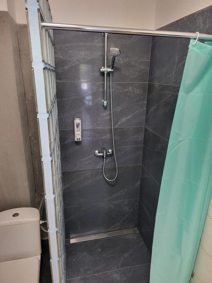 Rooms4Rest Wiertnicza - Private Rooms For Tourists - Atr Consulting Sp, Z O,O, วอร์ซอ ภายนอก รูปภาพ