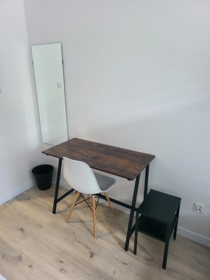Rooms4Rest Wiertnicza - Private Rooms For Tourists - Atr Consulting Sp, Z O,O, วอร์ซอ ภายนอก รูปภาพ