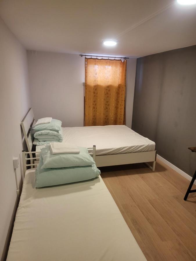 Rooms4Rest Wiertnicza - Private Rooms For Tourists - Atr Consulting Sp, Z O,O, วอร์ซอ ภายนอก รูปภาพ