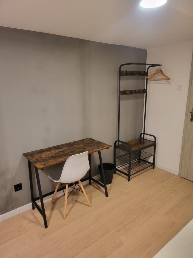 Rooms4Rest Wiertnicza - Private Rooms For Tourists - Atr Consulting Sp, Z O,O, วอร์ซอ ภายนอก รูปภาพ