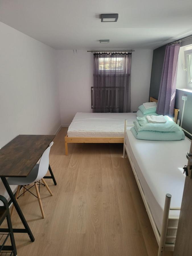 Rooms4Rest Wiertnicza - Private Rooms For Tourists - Atr Consulting Sp, Z O,O, วอร์ซอ ภายนอก รูปภาพ